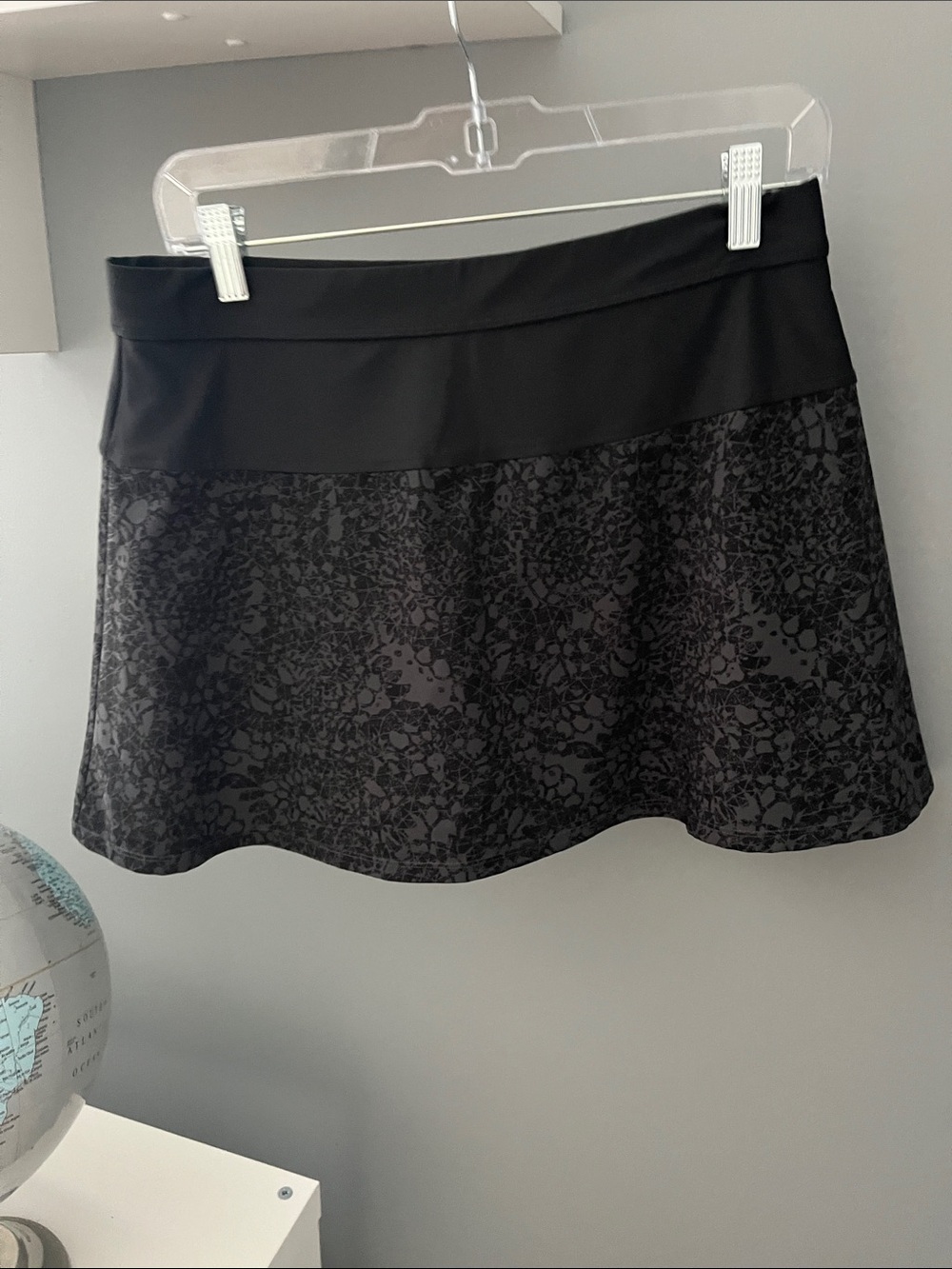 Mondetta Black Floral-Print Mini Skirt